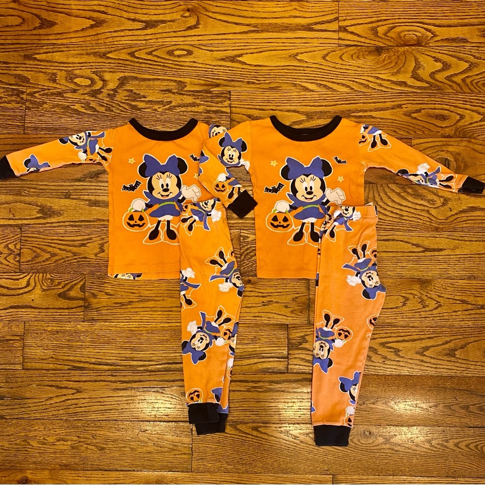 2/$25 - Disney - Minnie Mouse Halloween Pajama set - 3T